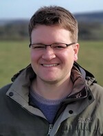 Jonas Renk ist Umweltplaner und Ingenieurökologe und seit Ende 2020 am ISL "Wildlebensraumberater für Garten- und Landschaftsbau mit Schwerpunkt öffentliches Grün" im Arbeitsbereich Natur und Landschaft.