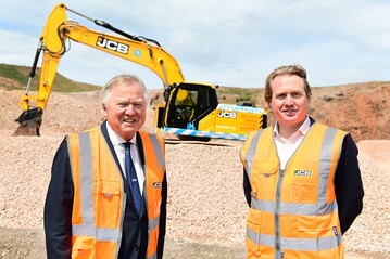 JCB hat den allerersten Bagger mit Wasserstoffantrieb fr die Bauindustrie entwickelt.