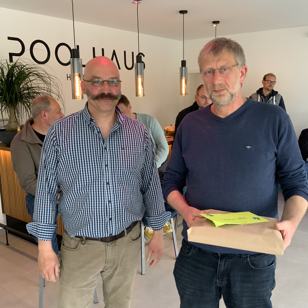 Jrgen Kruemmel mit demamtierenden Regionalvorsitzenden Falko Werner