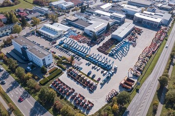 Kiesel ist Systempartner fr neue und gebrauchte Bau-, Umschlag- und Sondermaschinen sowie Anbaugerte und Dienstleistungen.