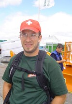 „Die Auswahl für Landschaftsbaubetriebe ist super“, äußerte sich Kai von Arndt. Er besuchte die Messe zum ersten Mal und war positiv überrascht. Er plant für seinen Landschaftsbaubetrieb eine Modernisierung zweier Mähgeräte. „Hier möchte ich eine erste Auswahl treffen, da man die Produkte auch in Aktion sehen kann. Vieles ist mir von der GaLaBau-Messe in Nürnberg bekannt, hier in Eisenach steht aber auch das Sortiment vieler kleinerer Firmen zur Auswahl.“