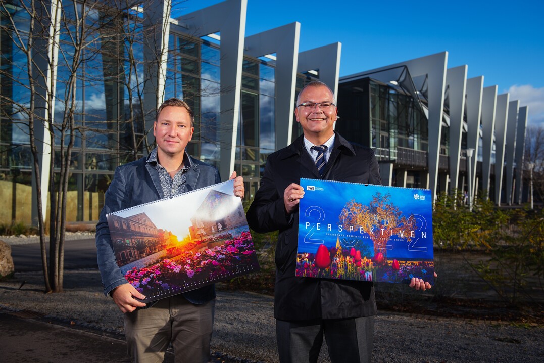 links Steve Bauerschmidt, Fotograf – rechts SWE Konzerngeschäftsführer Peter Zaiß.