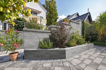 Die Cubaro Grande-Mauer macht als Abgrenzung, als Sichtschutz sowie zur Gestaltung von Hhenunterschieden eine gute Figur. 