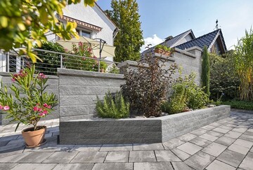Die Cubaro Grande-Mauer macht als Abgrenzung, als Sichtschutz sowie zur Gestaltung von Hhenunterschieden eine gute Figur. 