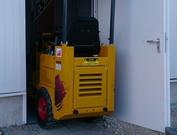 Die kleinen Kraftprotze, die von 0,8-2,7 to. gebaut werden, berzeugen vor allem im Straen- und Pflasterbau sowie im Garten- und Landschaftsbau