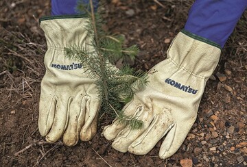 Komatsu ist ein marktfhrender Hersteller von Ausrstung, Technologien und Dienstleistungen fr Bau-, Stapler- und Bergbauindustrie sowie fr die Sektoren Forstwirtschaft und Industrie. 