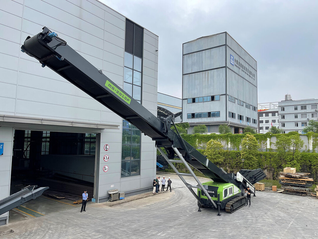 Der MESDA Low-Feeder B210F ermglicht eine Haldenbildung von bis zu acht Metern Hhe und steigert so die Lagerkapazitt auf derselben Grundflche erheblich.