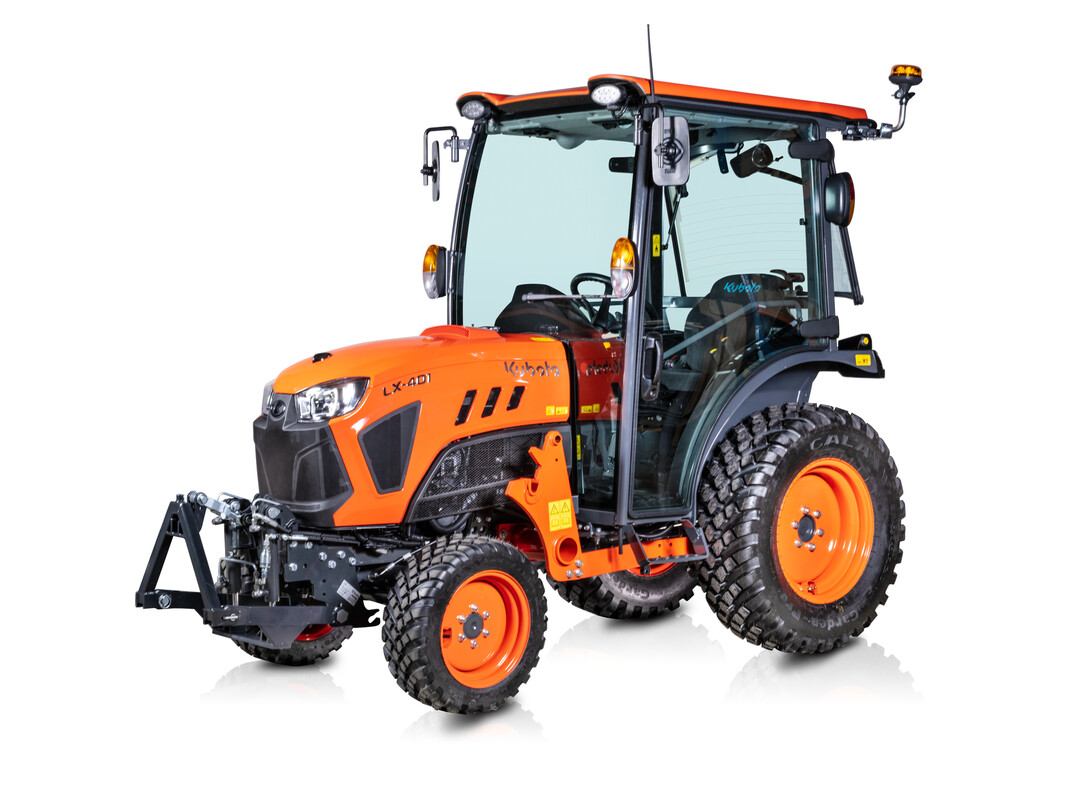Kubota prsentiert die neue Serie LX, eine Baureihe
kompakter Universaltraktoren fr die unterschiedlichsten
Aufgaben  von der Schneebeseitigung und Rasenpflege bis
hin zu Materialtransport und Bodenbearbeitung.
