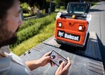 Die Bobcat MaxControl gibt einen Ausblick auf die Maschinensteuerung der Zukunft: Sie ermöglicht Nutzern, Bobcat Kompaktlader über eine App mit einem Smartphone oder Tablet fernzusteuern.