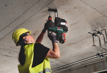 Ob beim Bohren in Beton, Stein und Mauerwerk oder bei harten Meielarbeiten  die neuen Kombihmmer zeichnen sich durch eine robuste Bauweise sowie extrem hohe Lebensdauer und Leistungsstrke aus.
