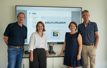 Prsentierten zum Projektabschluss die neue Beutlhauser-Marke (v.l.): Thomas Heiligtag, Geschftsfhrer der Agentur Graswald + Heiligtag, Katharina Malkmus, Creative Director bei der Agentur Die Jger, Antoniya Hasenhrl, Marketingleiterin und Projektverantwortliche, sowie Beutlhauser-Geschftsfhrer Matthias Burgstaller.