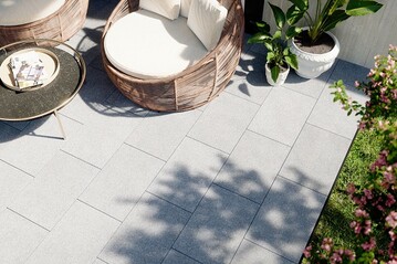 Elegant und hochwertig: betoPUR setzt den Garten als persnlichen Wohlfhl-Ort in Szene. 