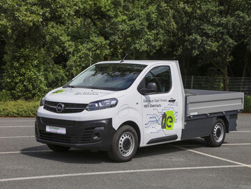 Null-Emissions-LCV: Jetzt gibt es den Opel Vivaro auch als Pritschenwagen mit klappbaren Seiten- und Heckwnden.