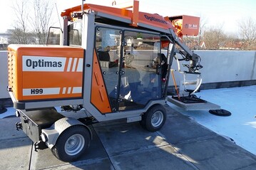 Das Optimas Vakuumgert BE hlt die schwere Platte, auch ber lngere Transportwege, problemlos fest. Die Verlegung mit der Optimas H99 wird dadurch sehr einfach.