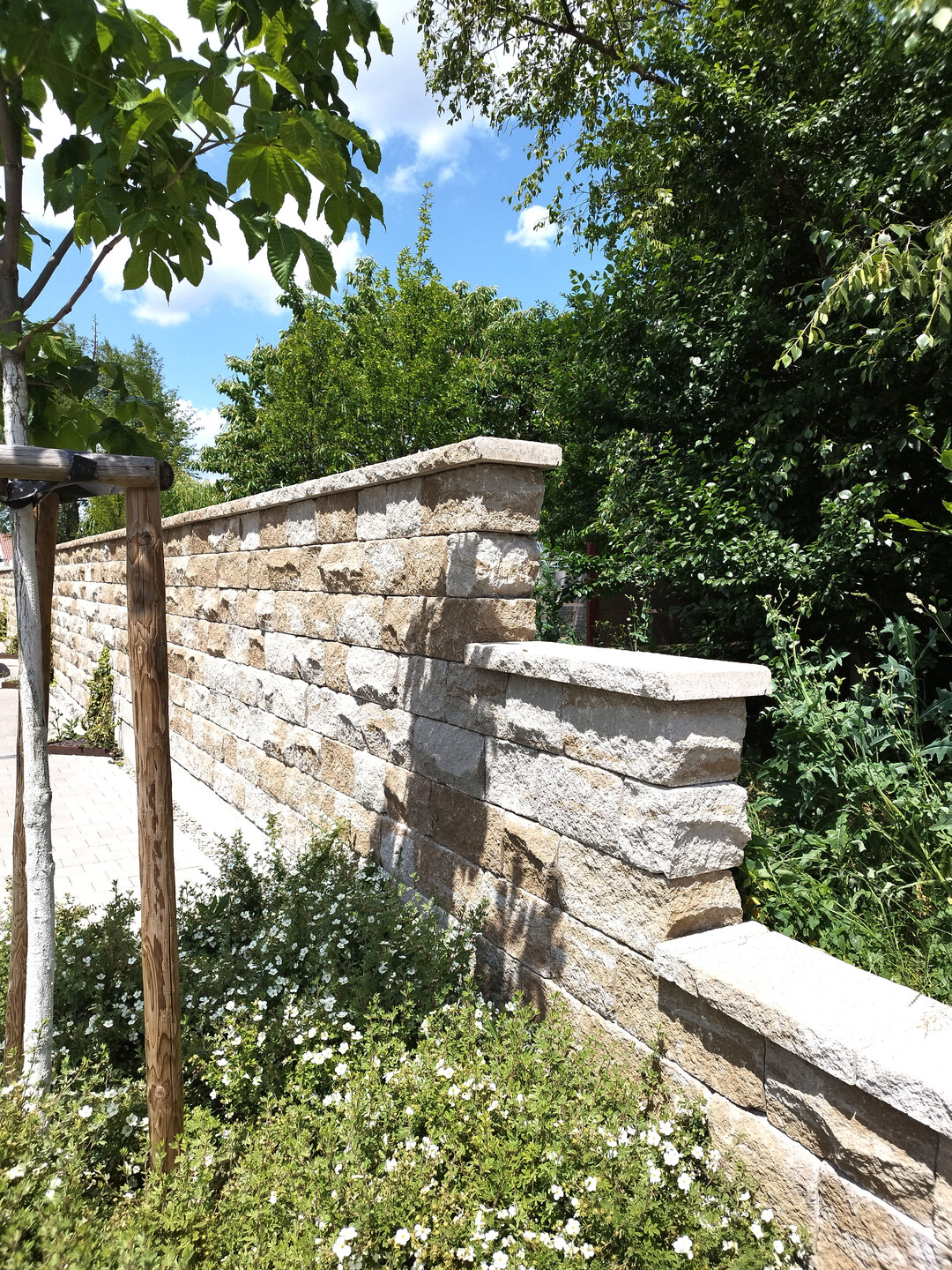 3. Preis  Gemeinde Waldstetten, Ortsbaumeisterin  Einfriedungsmauer