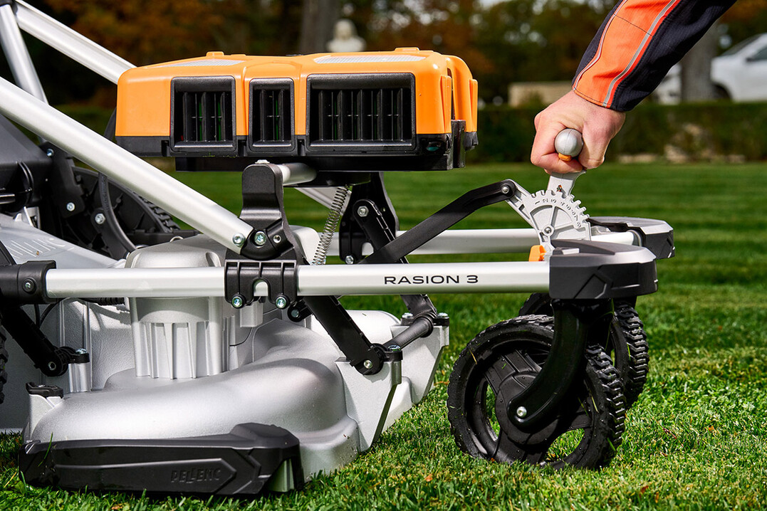 Die Schnitth�he des RASION 3 ist mit einem Griff von 30 bis 95 mm einzustellen.