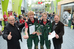 Siegten in Niedersachsen-Bremen: Tobias Meyer und Hinnerk Windler aus Grasberg (hier mit Staatsrat Wolfgang Golasowski (li.) und dem Vorsitzenden des VGL Niedersachsen-Bremen, Uwe Krebs