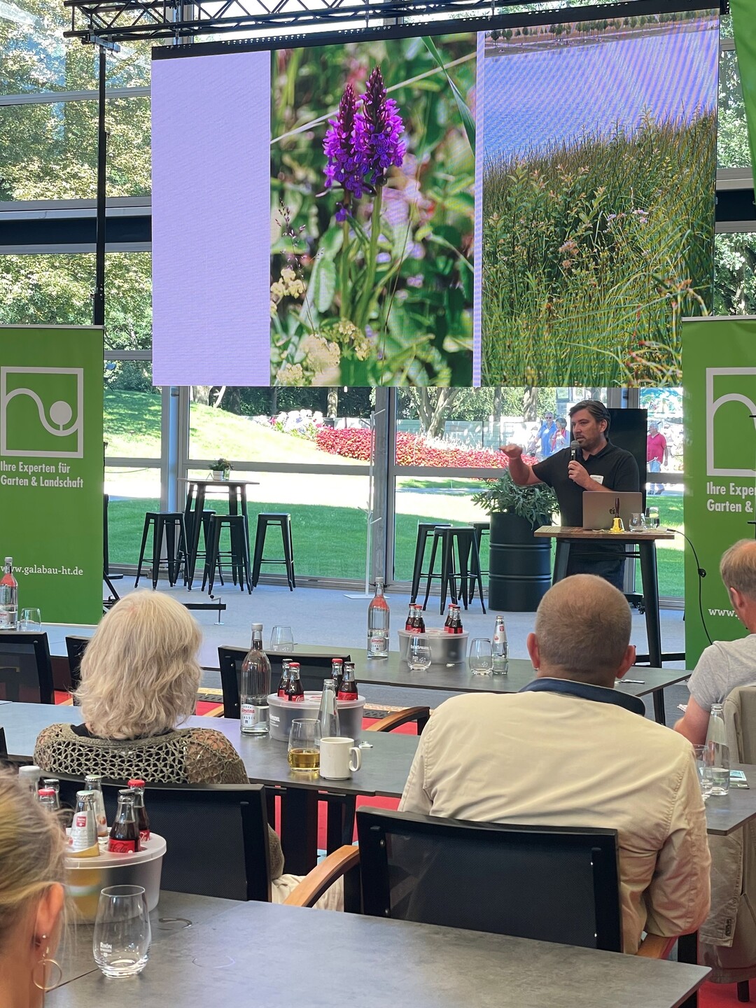 Dr. Sascha Dll beim Vortrag