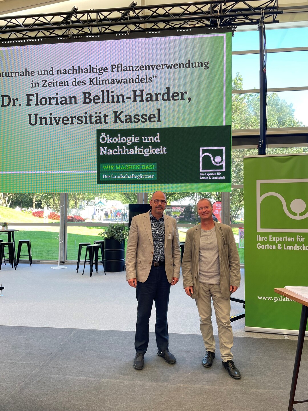 (links) FGL Regionalprsident Wolfgang Bu und (rechts) Dr. Florian Bellin-Harder nach seinem Vortrag