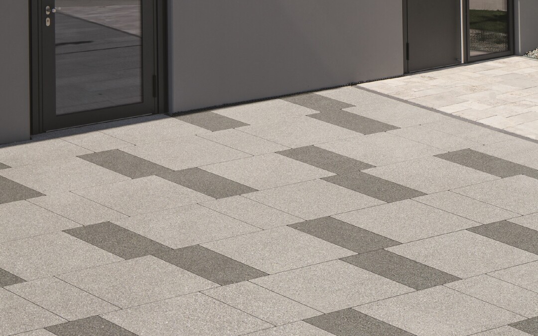 Mit den PODIUM ARCHITEKTUR Polygonalplatten von braun-steine  lassen sich Flchen mit spannender Formensprache gestalten,  die dennoch edel und puristisch wirken.