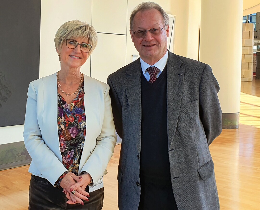 Die Sprecherfunktion der LGV wechselt turnusgemäß von Eva Kähler-Theuerkauf auf H. Christian Leonhards. Hier gemeinsam im NRW-Landtag unterwegs – vor dem Lockdown im März 2020.