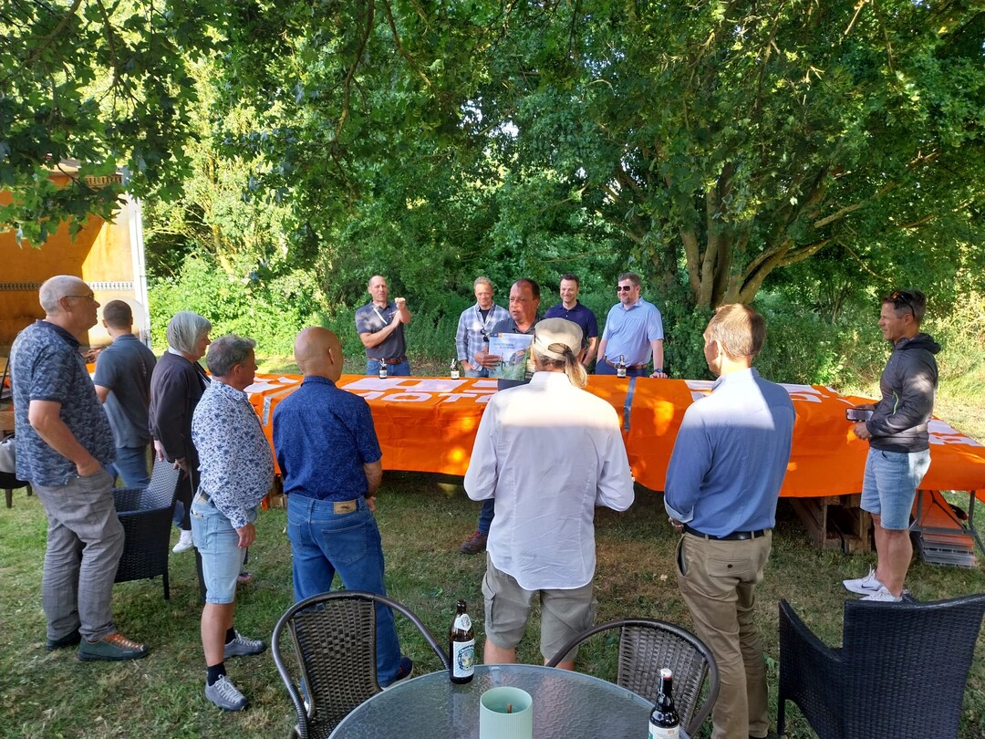 Improvisierte Presseveranstaltung am spten Nachmittag von Ariens/AS-Motor am Ibis-Hotel Eisenach.