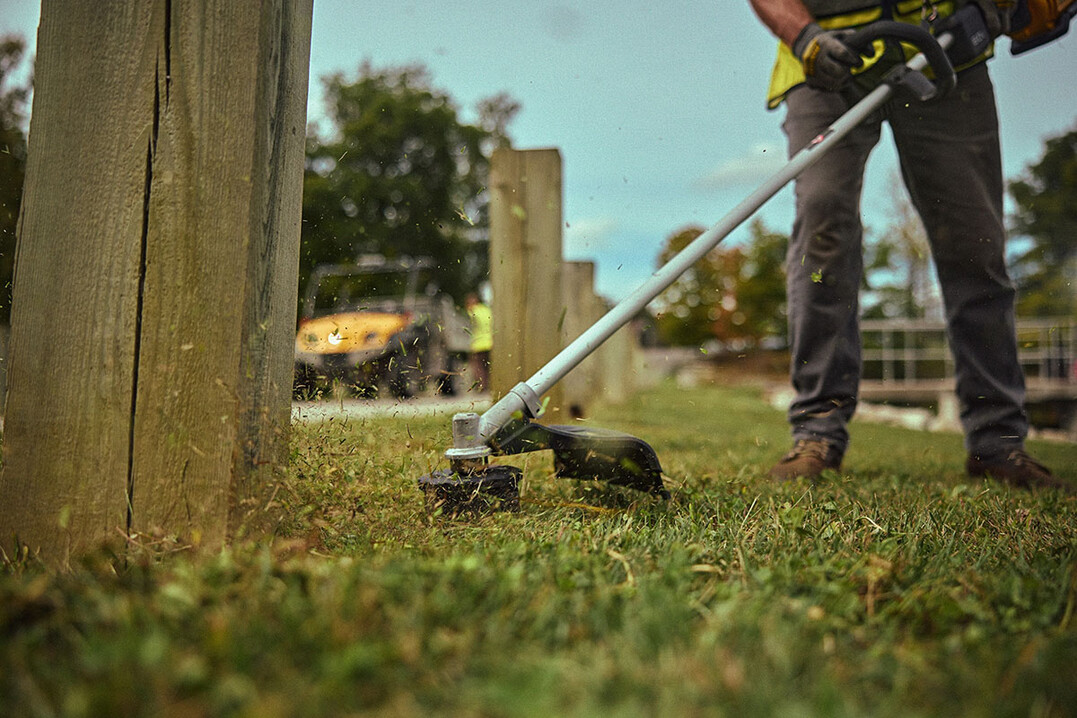 DEWALT 54 Volt Akku-Rasentrimmer DCMST911N-XJ
