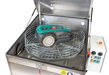 Der rotierende Waschkorb des Waschautomaten TWA 170 der Rapid Group misst 910 mm im Durchmesser. Wie gemacht fr einen handelsblichen Mhroboter.