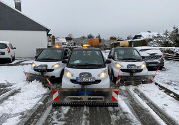 Im Winter sind sie ein echter Hingucker: Die Schneerumfahrzeuge der Firma MAVOX Winterdienst GmbH aus Hamburg. Denn dann sind die rund 55 Fahrzeuge der Marke Smart, ausgestattet mit den Scheerumschildern Ecoplow von Rontex, berall im Einsatz. Ungewhnlich? Bestimmt. Aber auch auerordentlich effektiv. Zusammen mit der selbst entwickelten Schneerum-App von MAVOX ein unschlagbares Team.