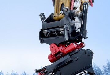 Im Mai 2020 hat Rototilt das vollhydraulische Schnellwechslersystem
QuickChange Generation II auf den Markt gebracht. Das von der BG Bau
gefrderte Sicherheitssystem SecureLock wird bei den neuen, mit QuickChange
Generation II ausgestatteten Gerten, standardmig verbaut. 