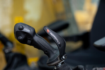 Rototilt erweitert das neue Konzept Rototilt Control, das auf der
bauma 2022 vorgestellt wird, um die ergonomischen RC
Joysticks.