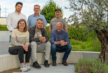 Der aktuelle Regionalvorstand der Region Stuttgart im VGL BW: (Reihe hinten, Reihe vorne, je von links nach rechts):
Johannes Buck,Stuttgart, Ulrich Schweizer, Nrtingen, Olaf Pressel, stellvertretender Regionalvorsitzender aus Stuttgart, Hanna Hiller, Mtzigen, Tobias Langner, Aidlingen, Martin Jeutter, Gppingen. Lea Hrr als zweite stellvertretende Regionalvorsitzende aus Remseck fehlt auf diesem Foto.