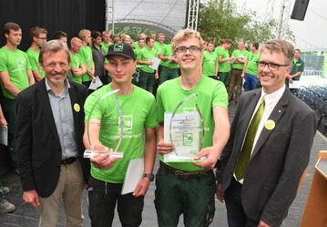Siegerehrung (v.l.) Dr. Arno Schilling, Jannes Pundt, Hannes Witte, Harald Kusserow