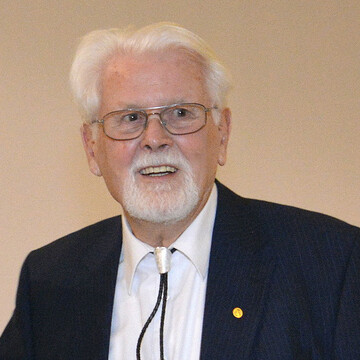  Walter Schimana im Jahr 2017 bei der Verleihung der Goldenen Ehrennadel des BdS. 