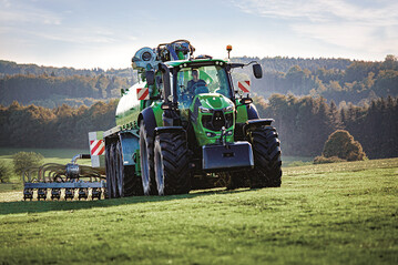 DEUTZ-FAHR steht fr technologische Spitzenleistungen Made in Germany auf hchster Ebene. Eine Marke im Zeichen der Produktivitt  von Traktoren und Mhdreschern.