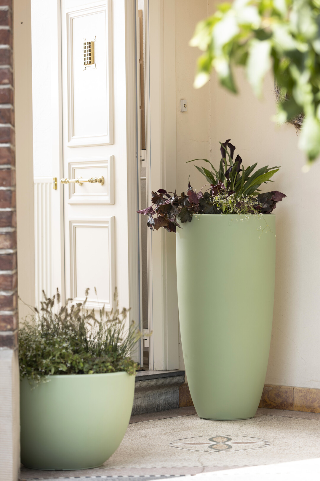 Der Shining Curvy Pot in der VarianteXL Mint