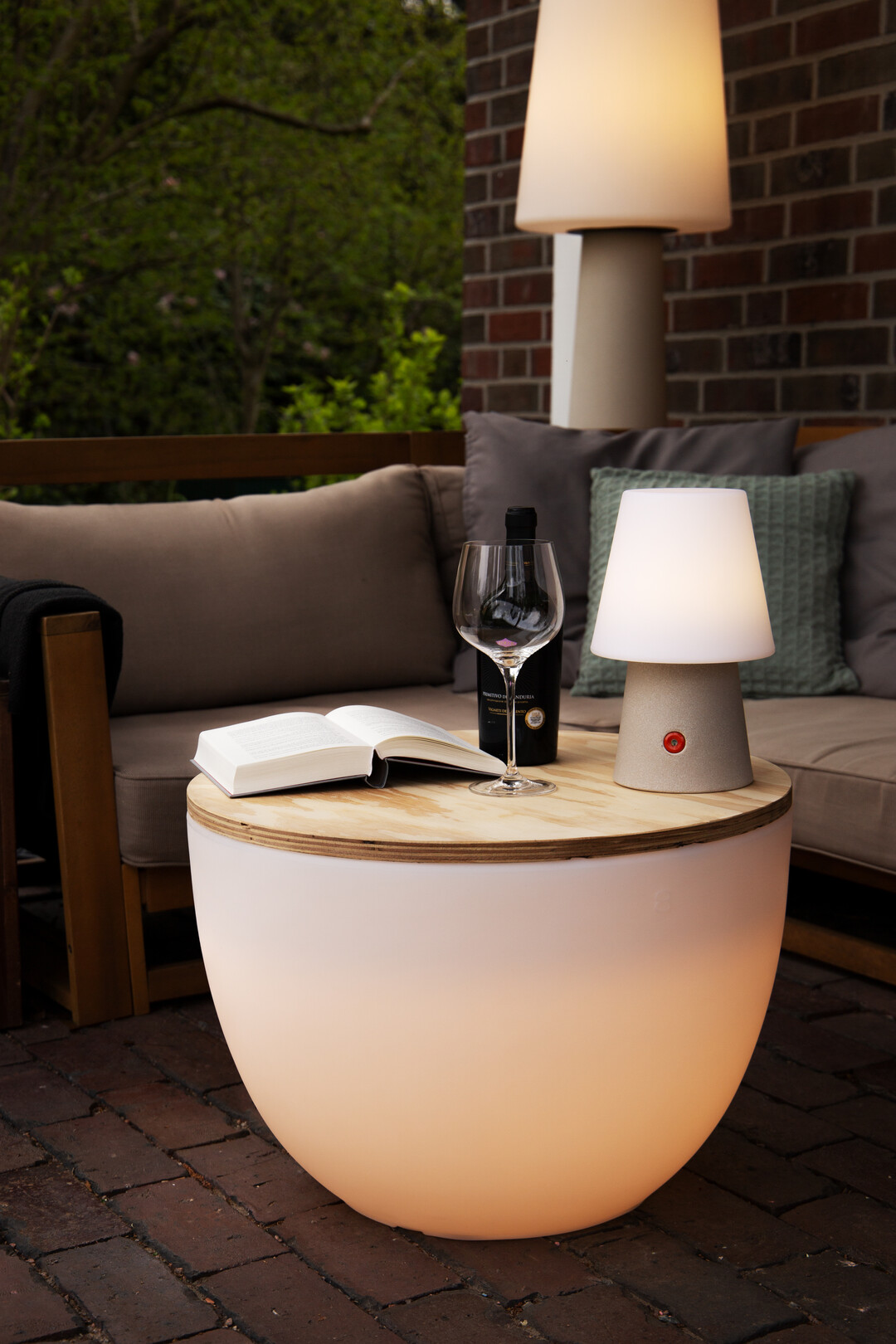 Der Shining Curvy Pot in der Variante XM White