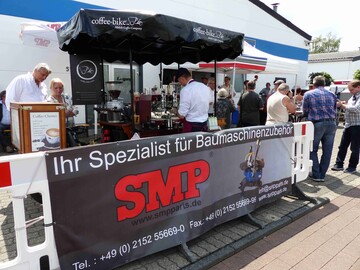 Mehr als 170 Kunden kamen zur groen Jubilumsfeier nach Kempen am Niederrhein und gratulierten SMP zum 25-jhrigen Bestehen.