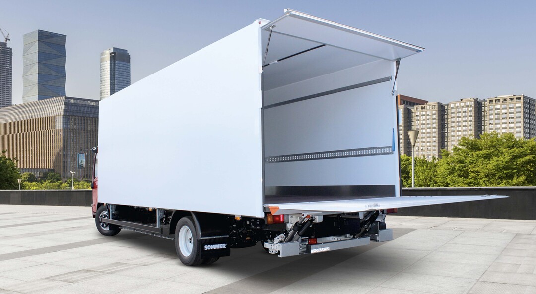 Der SOMMER MGUL ist ein neuer, ultraleichter Kofferaufbau fr Motorwagenfahrgestelle ab 7,5 Tonnen, der eine um bis zu 600 kg hhere Nutzlast ermglicht.