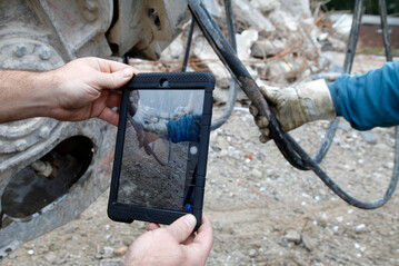 Der mobile Hydraulikservice Pirtek hat die fotografische Dokumentation des Schadens in seinen Service integriert