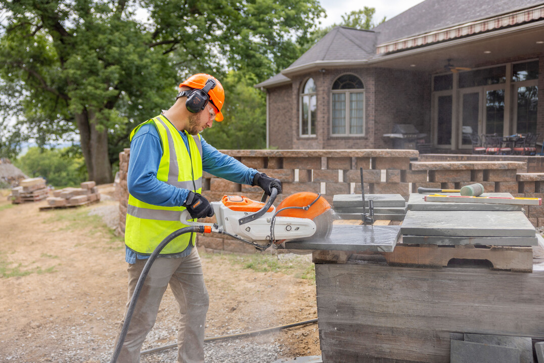 Stihl baut sein Akku-Portfolio kontinuierlich aus und präsentiert mit dem neuen Akku-Trennschleifer STIHL TSA 300 ein leistungsstarkes Modell für vielseitige Anwendungen.