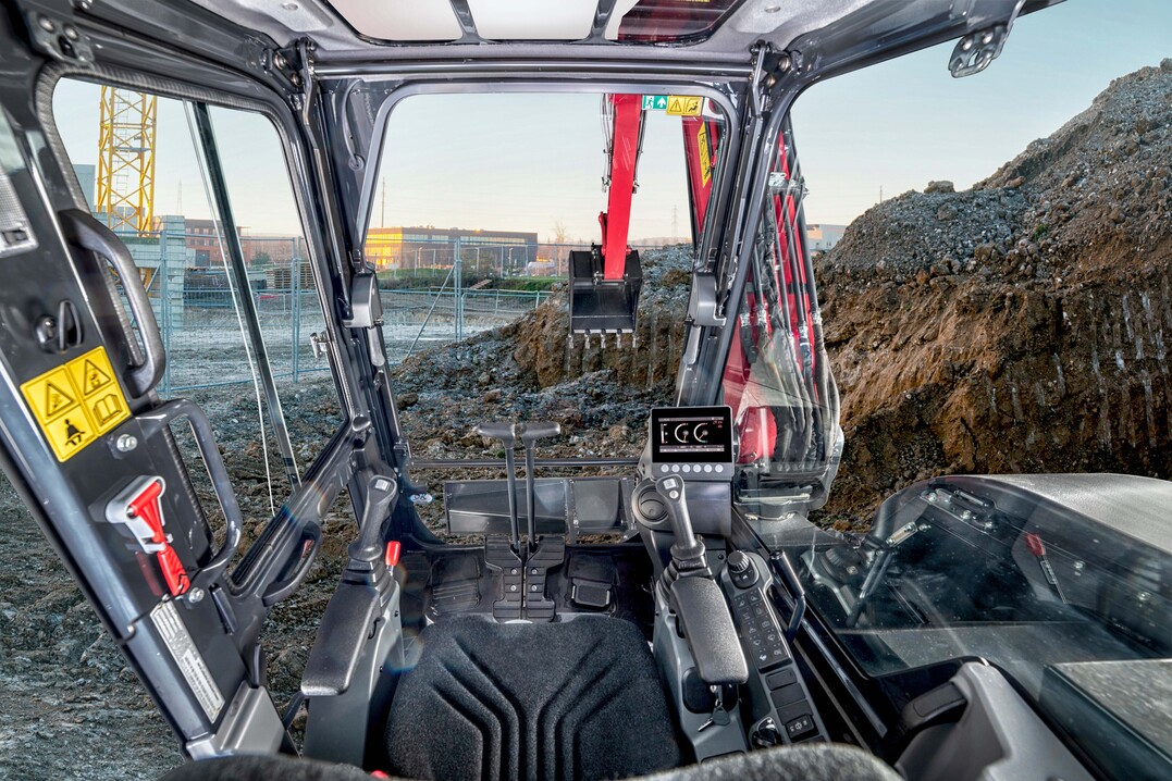 Kabine des SV86-7 von Yanmar CE