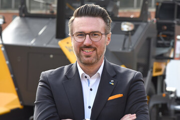 Die Swecon Baumaschinen GmbH ernennt Christian Paffen, vorher Verkaufsleiter Direktvertrieb, zum 01. Juli 2022 zum Mitglied der Geschftsleitung und er bernimmt die Bereichsleitung fr den Neumaschinenhandel.