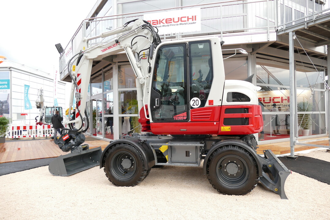Der neueste Takeuchi Mobilbagger TB 395 W mit 10 t