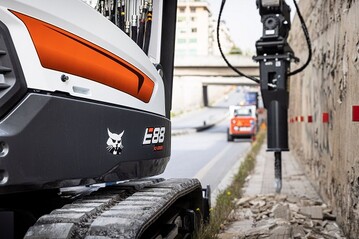 Mit der Einfhrung des neuen 8-Tonnen-Modells E88 erweitert Bobcat seine R2-Serie von Minibaggern.