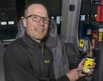 engcon ist ein weltweit führender Hersteller von Tiltrotatoren (einem „Handgelenk“ für Bagger) und Anbaugeräten, mit denen die Flexibilität, Präzision und Sicherheit bei der Arbeit mit Baggern gesteigert wird.