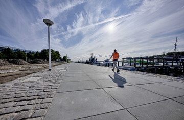 Gebundene Systembauweise mit tubag hlt die 550 Meter lange Promenade in Lbeck-Travemnde zusammen.