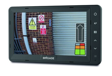 Backeye lsst sich mit dem Sensor Ultrasonic ergnzen. Auf diese Weise knnen die Ultraschalldaten direkt auf den Monitor des Backeye-Systems durch ein Overlay aufgespielt werden, sodass der Fahrer smtliche Informationen auf einen Blick erhlt.