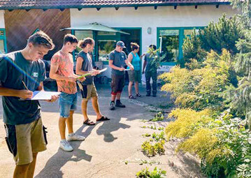 Botanische Namen zu kennen, reicht nicht aus. Wissen ber Standortansprche der Pflanzen ist entscheidend.