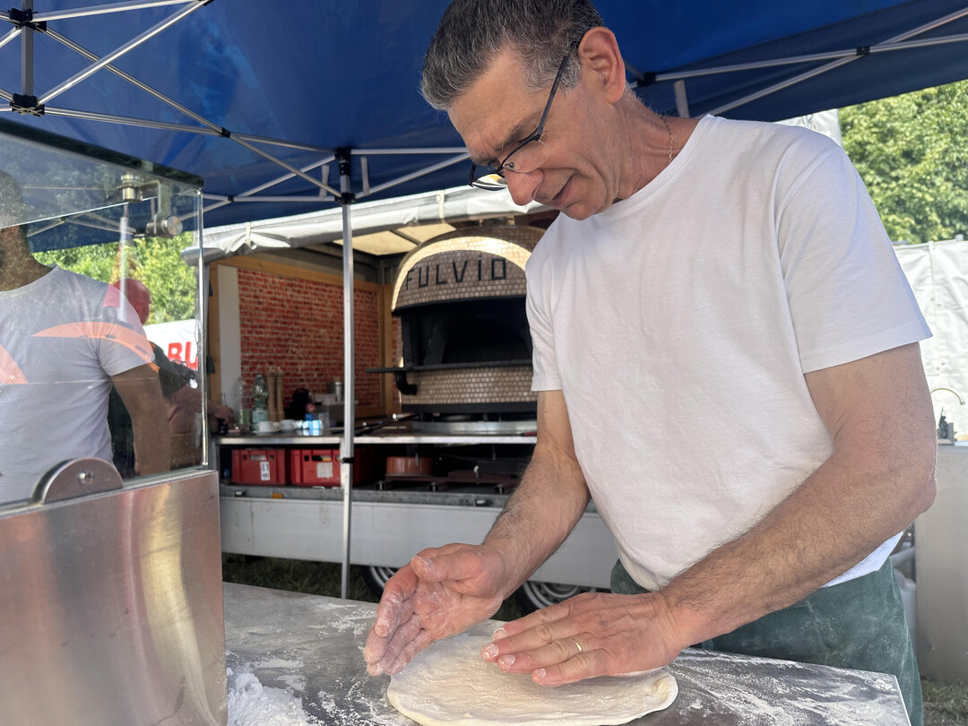 Lecker, lecker - bei Bucher municipal wird echte italienische Pizza gebacken.
